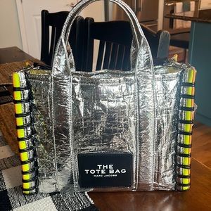 Marc Jacobs - the tote bag. Silver